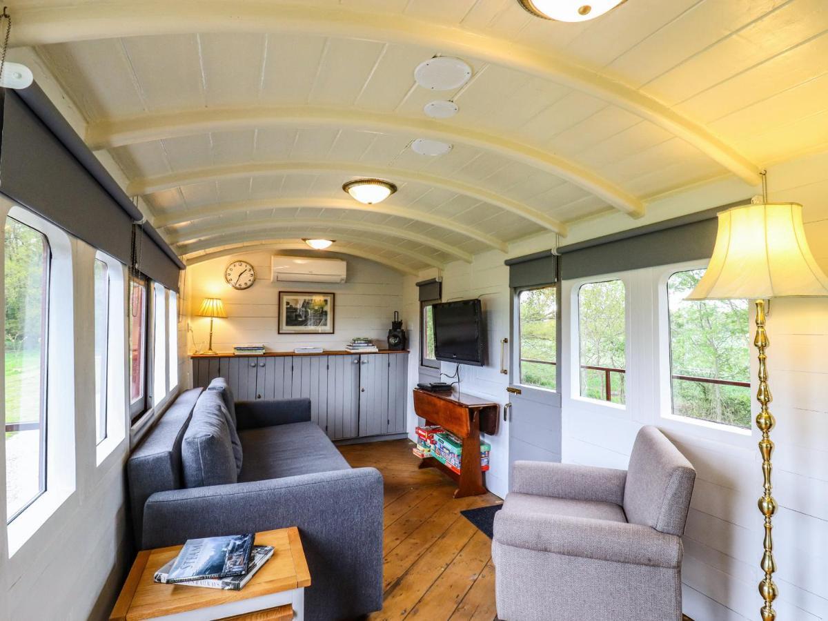 The Carriage At High Barn Heritage Halstead  Extérieur photo