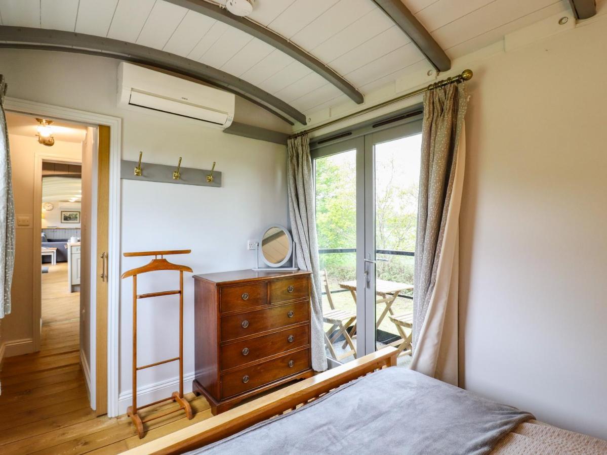 The Carriage At High Barn Heritage Halstead  Extérieur photo