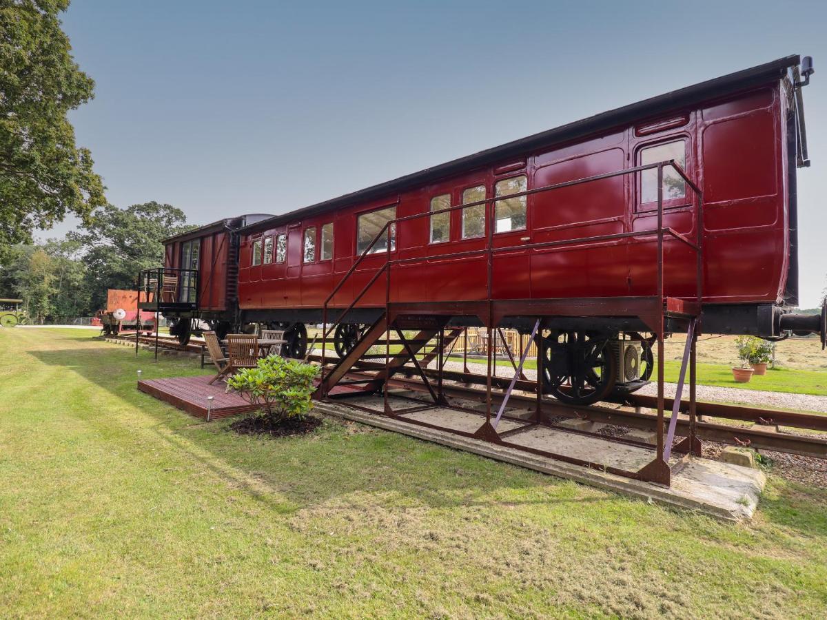 The Carriage At High Barn Heritage Halstead  Extérieur photo